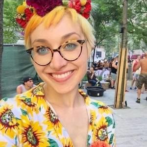 Meet your Posher, Laura